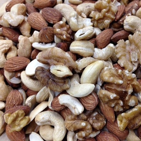 無塩.3種類ミックスナッツ 800ｇ 生クルミ 素焼きアーモンド 素焼きカシュナッツ 業務用 チャック袋入り 1ｋｇより少ない食べきりサイズ